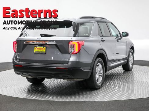 Used 2022 Ford Explorer XLT image 5
