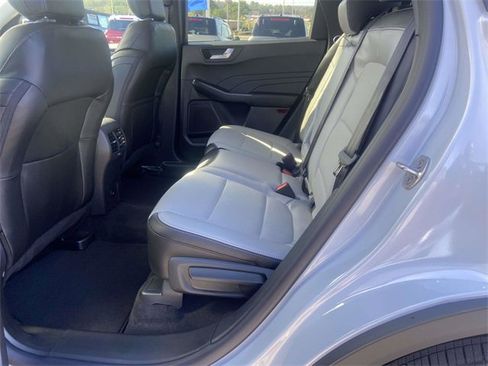 New 2026 Ford Escape SE image 9