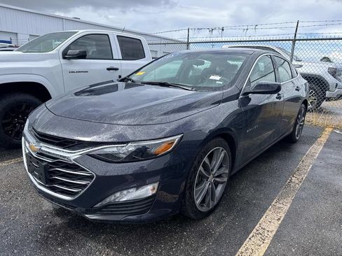Used 2025 Chevrolet Malibu LT FWD image 3