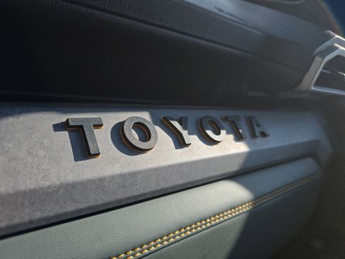 Used 2025 Toyota Tacoma Trailhunter w/ Tow Tech Package image 39