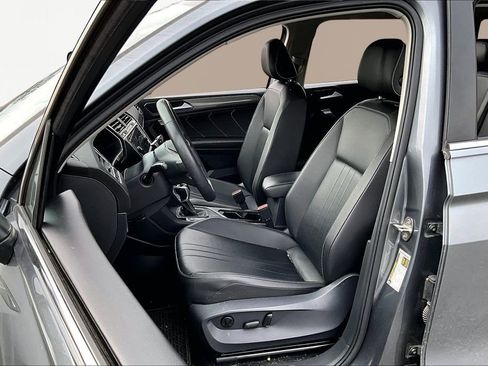 Used 2022 Volkswagen Tiguan SE image 15