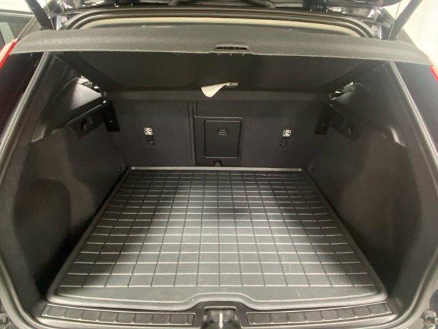 Certified 2024 Volvo XC40 B5 Core AWD/4WD image 9