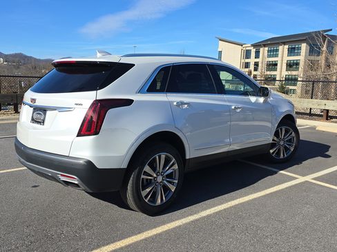 Used 2025 Cadillac XT5 Premium Luxury image 5