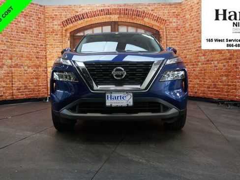 Certified 2021 Nissan Rogue SV image 2