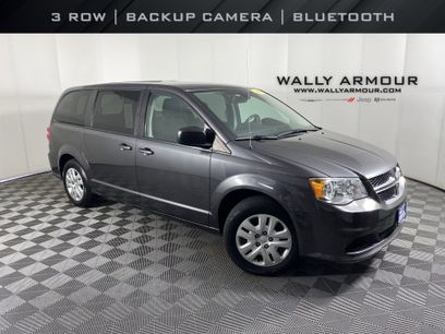 Used 2018 Dodge Grand Caravan SE w/ UConnect Hands-Free Group