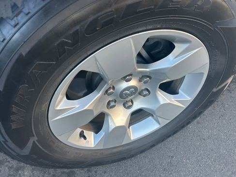 Used 2022 RAM 1500 Big Horn image 10