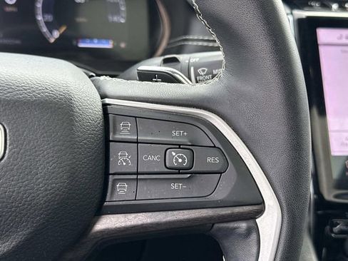 Certified 2022 Jeep Grand Cherokee Limited image 30