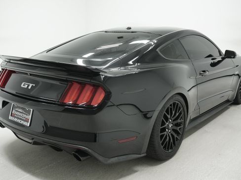 Used 2017 Ford Mustang GT Premium w/ GT Performance Package RWD image 4