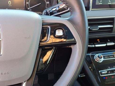 Used 2022 Lincoln Corsair Standard w/ Premium Package image 20