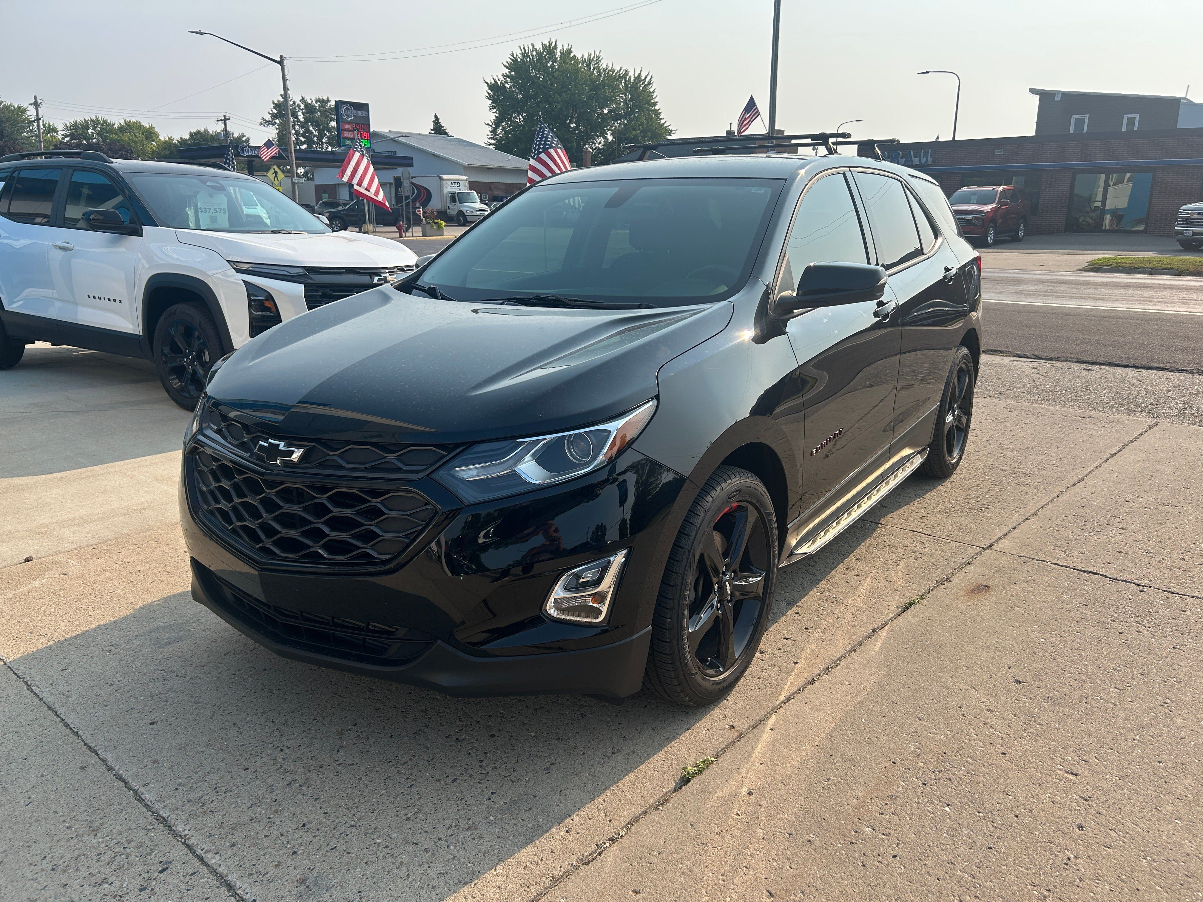 Used 2019 Chevrolet Equinox LT FWD image 2