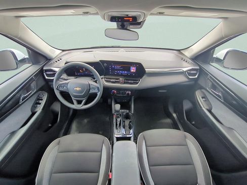 Used 2025 Chevrolet TrailBlazer LT FWD image 11