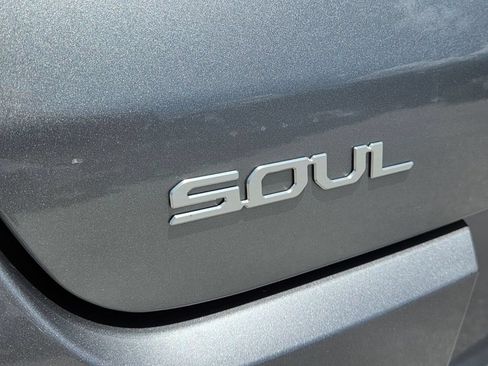 Used 2025 Kia Soul LX FWD image 16