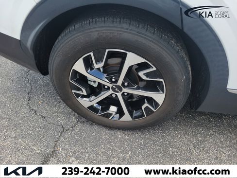 Certified 2024 Kia Sportage EX FWD image 9