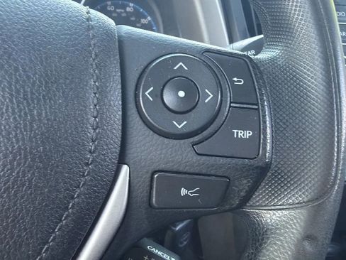 Used 2017 Toyota RAV4 LE AWD/4WD image 19