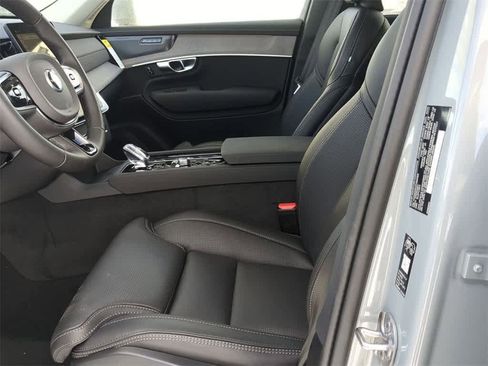 New 2026 Volvo XC90 B6 Ultra w/ Protection Package image 15