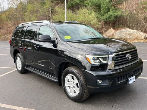 Used 2020 Toyota Sequoia SR5 w/ Premium Package AWD/4WD image 7