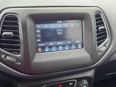 Used 2017 Jeep Compass Latitude w/ Popular Equipment Group FWD image 24
