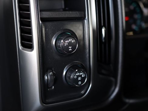 Used 2018 Chevrolet Silverado 1500 LT w/ All Star Edition image 10