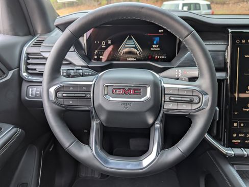 Used 2025 GMC Acadia Elevation image 24