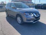 Used 2017 Nissan Rogue SV image 3