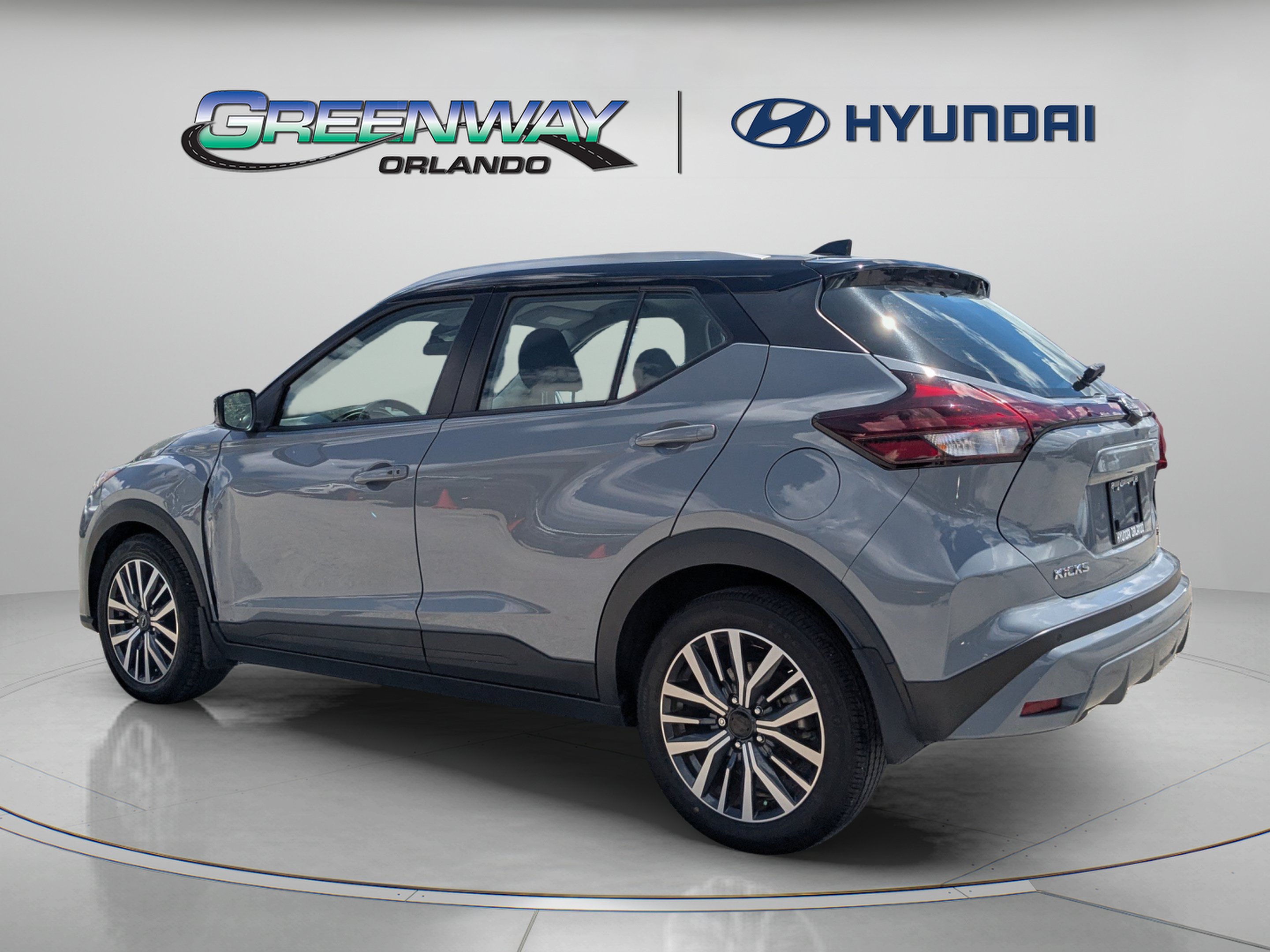 Used 2023 Nissan Kicks SV FWD image 5