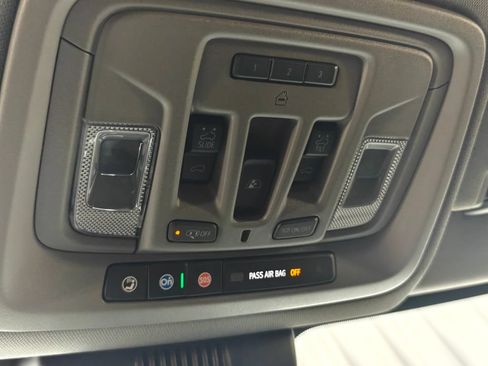 Used 2023 GMC Sierra 1500 Denali w/ Technology Package AWD/4WD image 13