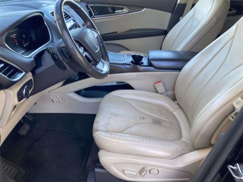 Used 2019 Lincoln Nautilus Reserve image 12