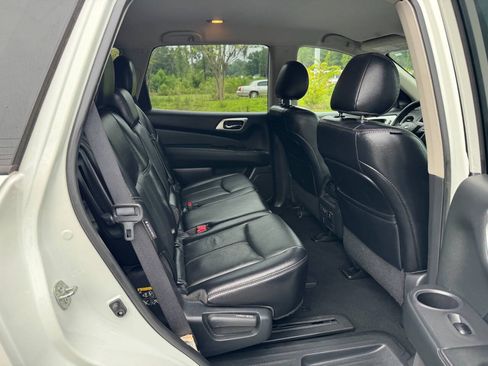 Used 2020 Nissan Pathfinder SL AWD/4WD image 14