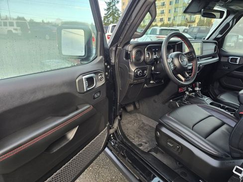 Used 2024 Jeep Wrangler Rubicon image 17