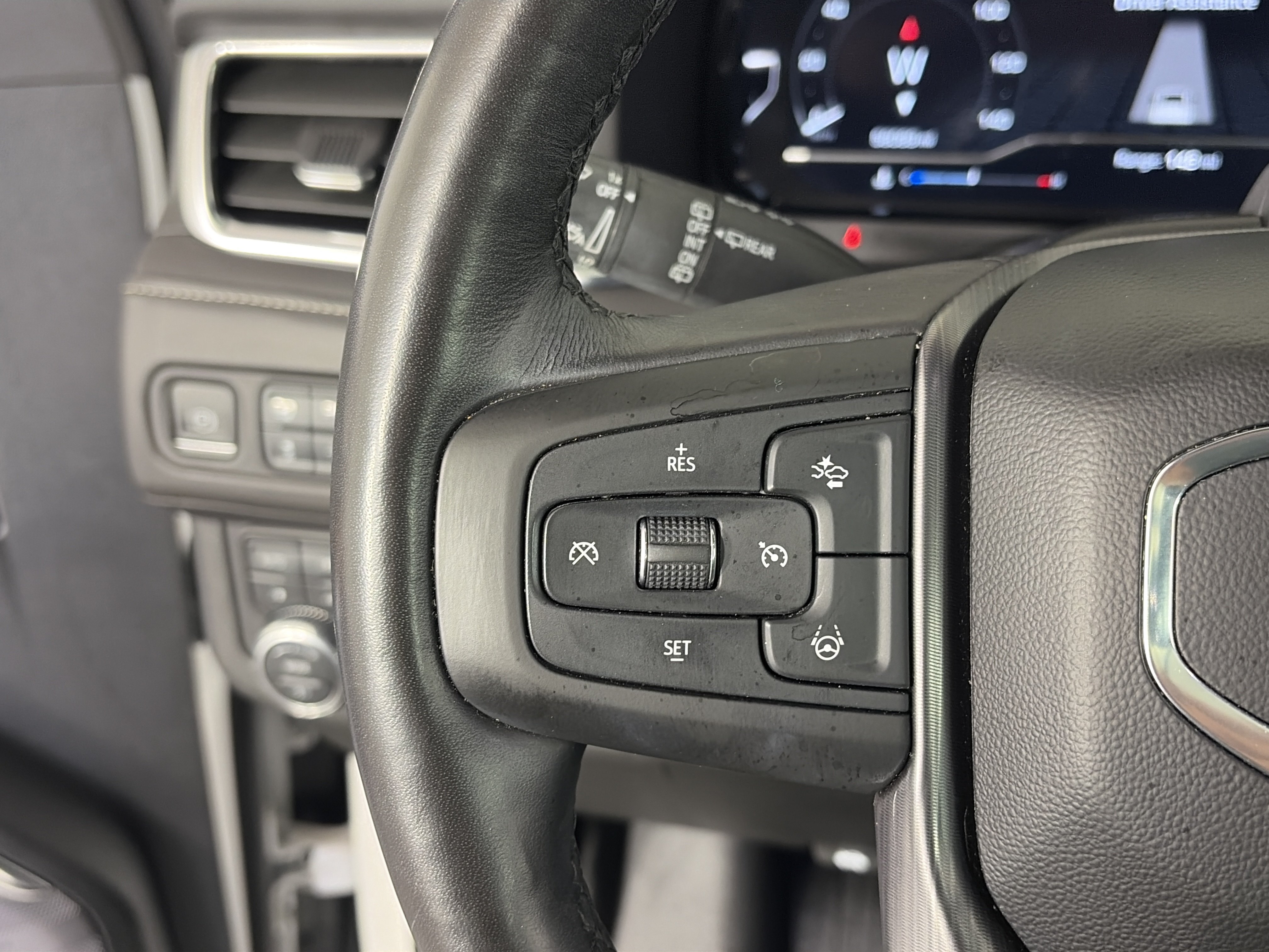 Used 2023 GMC Yukon Denali Ultimate w/ LPO, Floor Liner Package AWD/4WD image 35