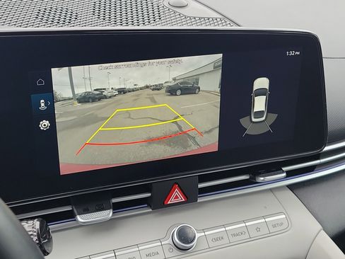 Used 2023 Hyundai Elantra Limited image 27