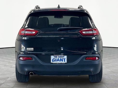 Used 2016 Jeep Cherokee Sport w/ Cold Weather Group AWD/4WD image 5