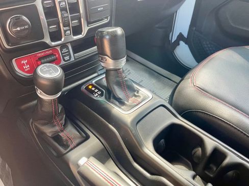 Used 2023 Jeep Gladiator Rubicon w/ Cold Weather Group AWD/4WD image 14