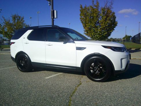 Used 2018 Land Rover Discovery HSE image 36