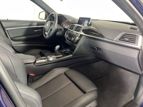 Used 2018 BMW 330i xDrive Sedan w/ Premium Package image 11