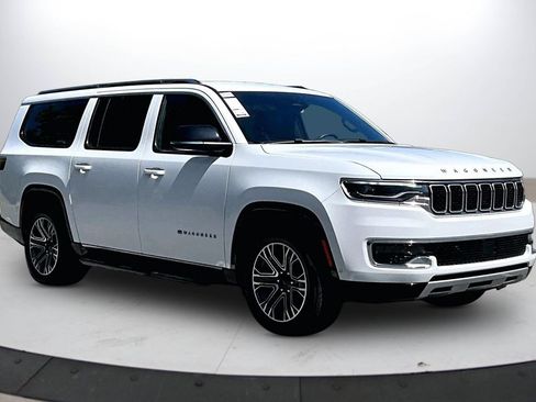 Certified 2024 Jeep Wagoneer L Series II w/ Flexible Seating Group AWD/4WD image 2