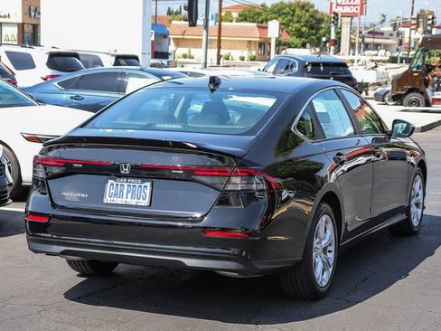 Used 2025 Honda Accord LX image 11