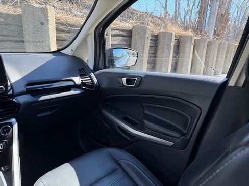 Used 2020 Ford EcoSport Titanium image 11