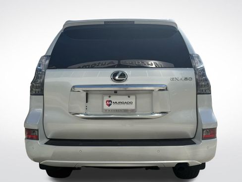 Used 2023 Lexus GX 460 Premium w/ Premium Package image 11