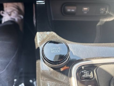 Used 2024 Kia Seltos S FWD image 36