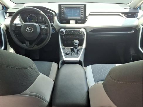 Used 2021 Toyota RAV4 XLE AWD/4WD image 21