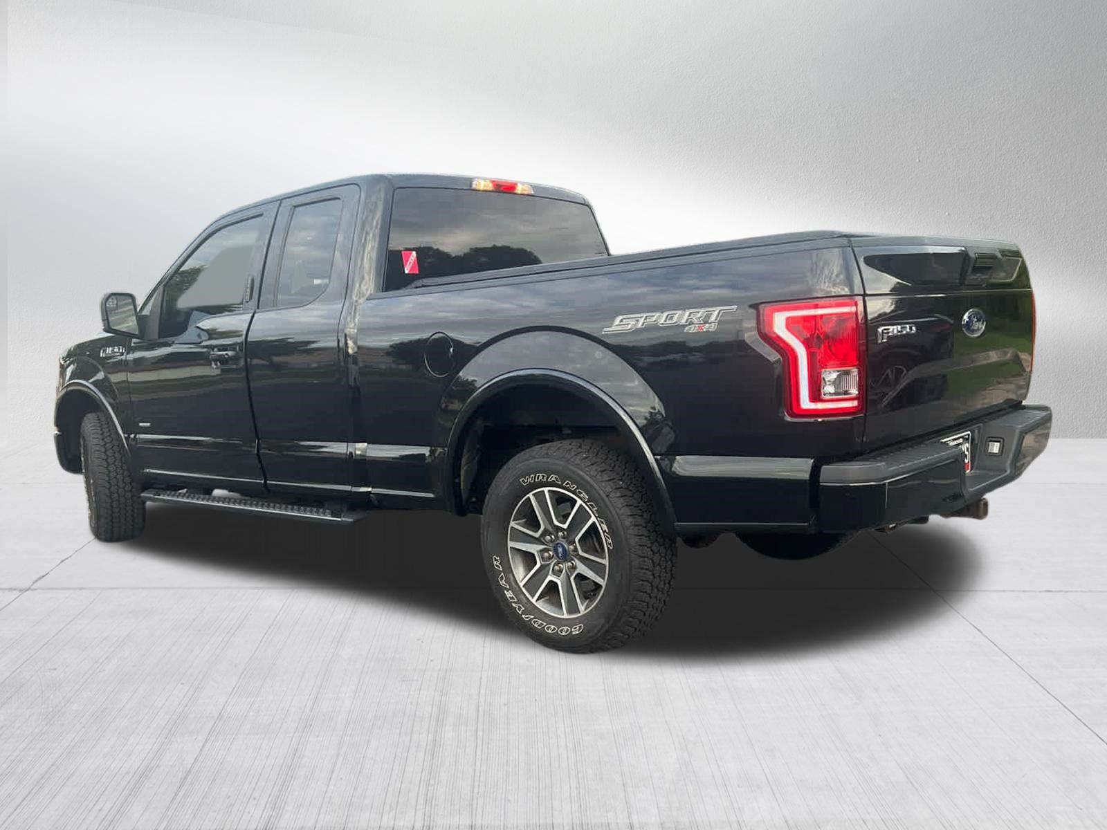 Used 2015 Ford F150 XLT w/ Equipment Group 301A Mid AWD/4WD image 6