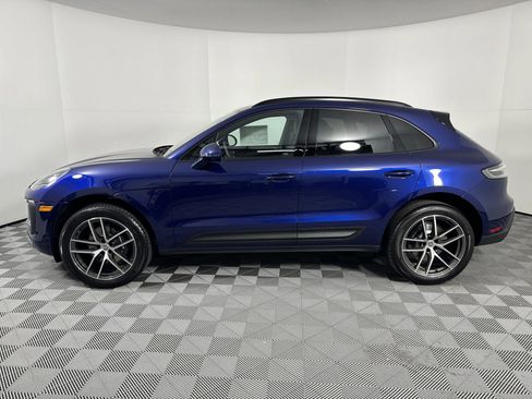Certified 2025 Porsche Macan image 2