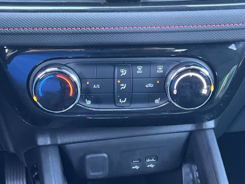 Used 2024 Chevrolet TrailBlazer RS image 21