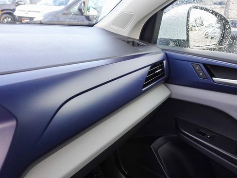 Used 2023 Volkswagen Taos SE w/ Panoramic Sunroof Package image 24