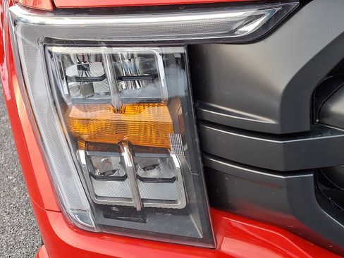 Certified 2022 Ford F150 XLT w/ Equipment Group 302A High image 9