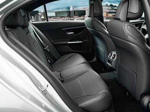 Certified 2025 Mercedes-Benz C 300 4MATIC Sedan image 35