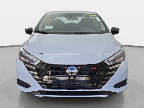 New 2025 Nissan Versa SR w/ Trunk Package image 2