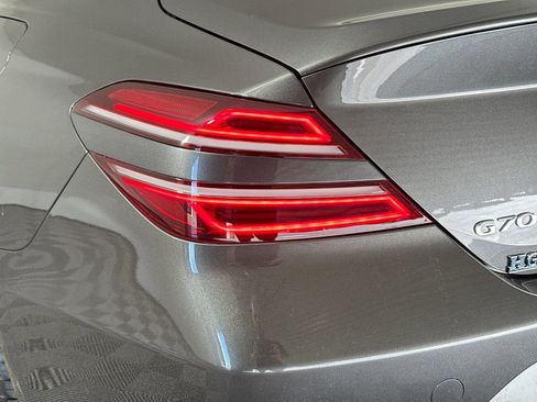 Used 2025 Genesis G70 2.5T image 36