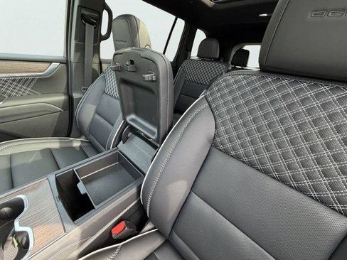 New 2026 GMC Acadia Denali w/ Super Cruise Package image 39